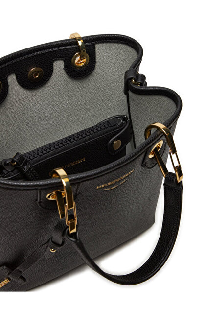 バッグ 00s EMPORIO ARMANI leather shoulder bag Emporio Armani Bags 👜 40-80% off! | Luxury Accessories - 2026