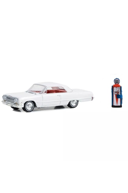 Greenlight 1/64 The Hobby Shop Series 15- 1963 Chevrolet Bel Air