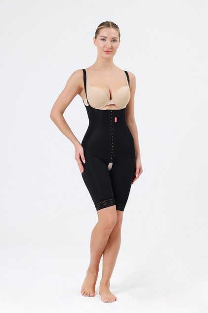 LIPOSUCTION CORSET WITH UNDERBRAINT OVER KNEE AND CLOSED BACK