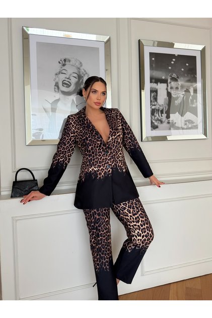 Women's Imported Fabric Leopard Pattern Button Detail Elastic Waist Lined Special Design Top-Bottom Set