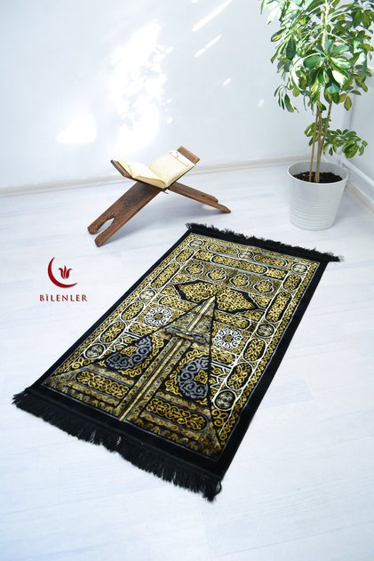 Luxury Velvet Woven Prayer Rug with Kaaba Gate Pattern