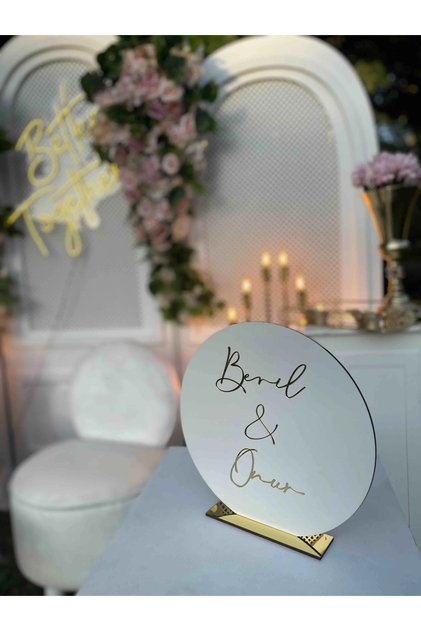 Yuvarlak Kişiye Özel Ahşap Üzeri Masa Üstü Söz - Nişan - Düğün İsimliği Gold yada Gümüş 25cm