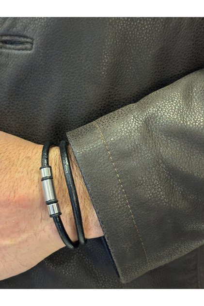 Leather Bracelet with Steel Apparatus and Magnet Lock