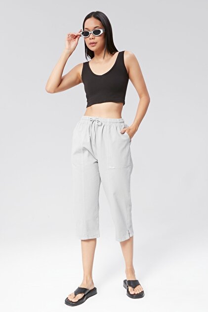 Women's Light Gray Relaxed Cut Cotton Capri - Linen, Front Seam, Slit Monaha
