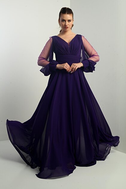 Rochie lungă din chiffon, cu decolteu în V în față și la spate, față drapată, mâneci căptușite cu tul, gamă largă de mărimi