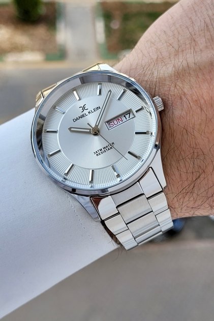 Gümüş Renk Takvim Ve Gün Fonksiyonlu 44 Mm Erkek Kol Saati
