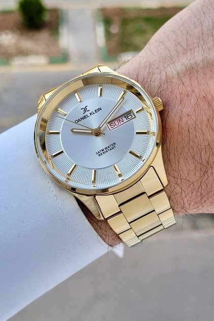 Gold Renk Takvim Ve Gün Fonksiyonlu 44 Mm Erkek Kol Saati