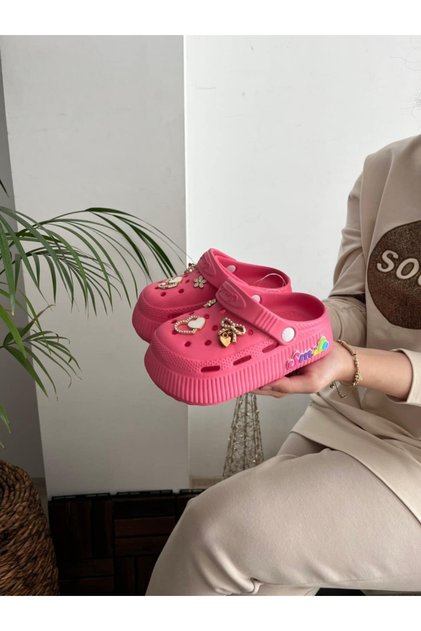Girl's Closed Front Daily Sandals Non-Slip Thick High Sole Stone Slippers 6 Pieces Ornament