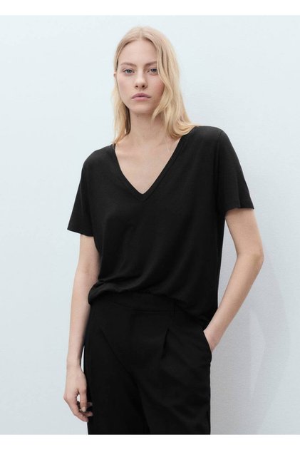 V-neck T-shirt