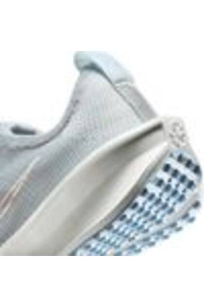 W nike interact run - ltsmokegreyechopink-psychicblue-sum