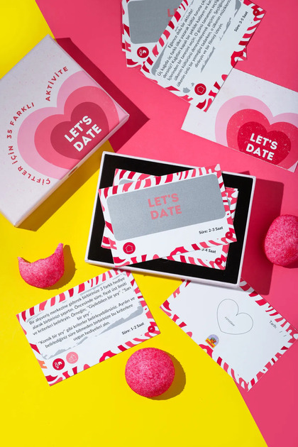 Let's Date | 35 Scratch Cards for Couples | Activity to Do with Lover | Valentine's Gift