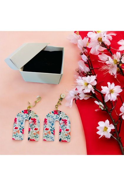 U Model Women's Earrings with a Kistirma Flower with a Clip Without Perforation