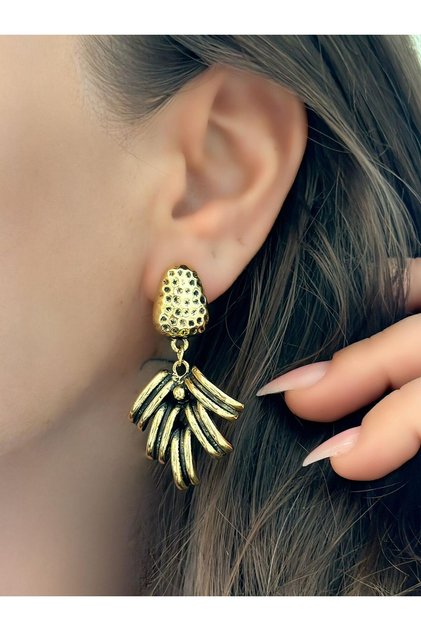 Dangling Antique Detail Leaf Earrings (Brass Plated)