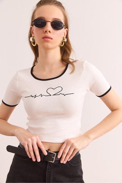 Women's White Heart Embroidered Crop Stretchy Cotton Blouse Blz- 19002906