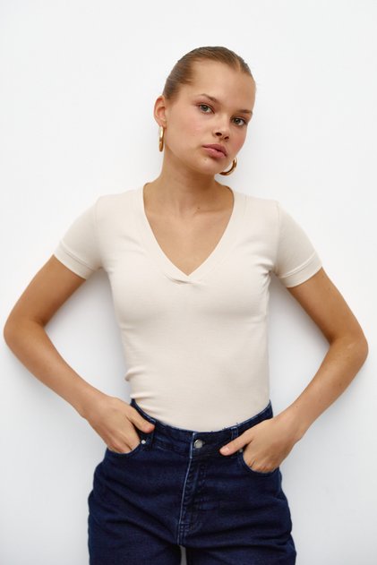 V Yaka T-Shirt