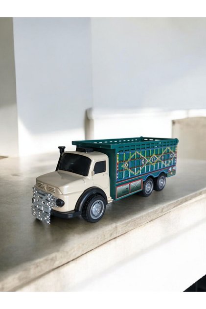 Pull Drop Classic Metal Truck White