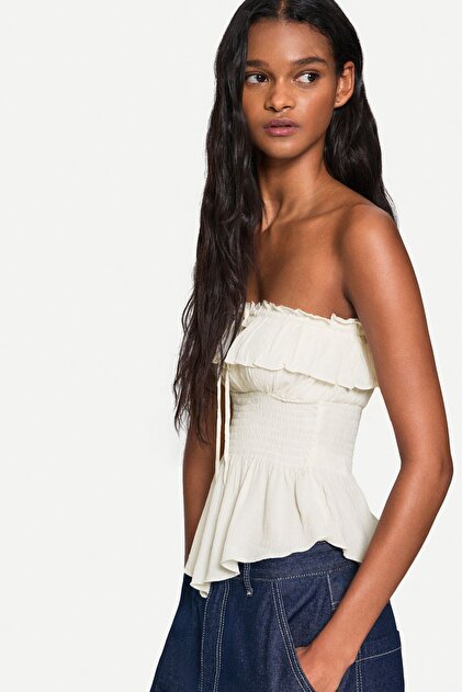 Bershka Textured bandeau top with ruffle- Trendyol
