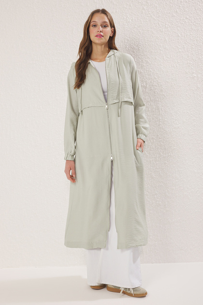 Trendyolmilla Modest Yeşil Rüzgarlık Detaylı Dokuma Kap & Ferace