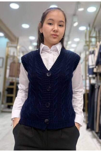 Hair Braid Patterned Buttoned Sleeveless Knitwear Cardigan