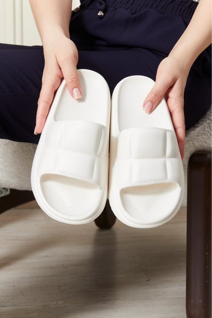 White Women's Daily Comfort Slippers