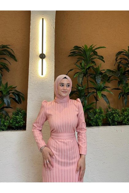 Simli Belden Kuşaklı Pudra Tesettür Abiye Elbise