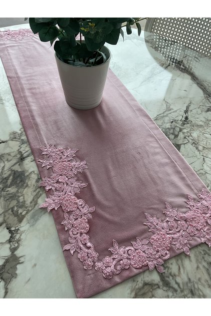 Taşlı Dantel Aplikeli Pudra Pembe İpek Kadife Runner/Konsol Örtüsü