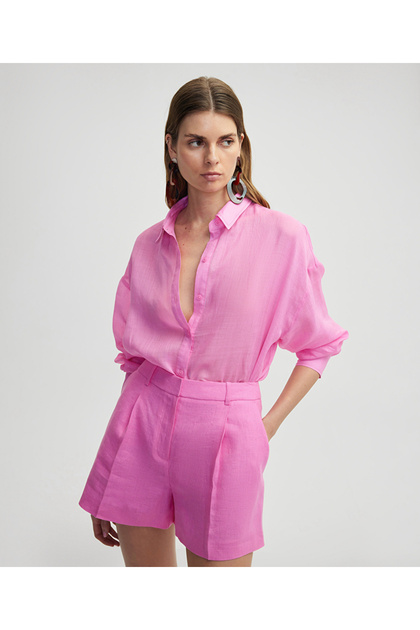 Loose-Fitting Linen Shirt