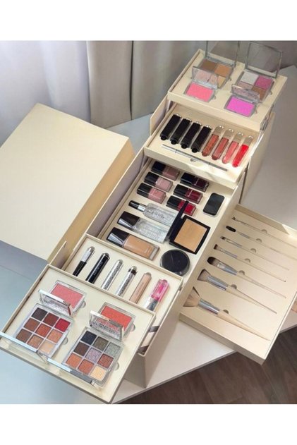 Complete bridal makeup box, beige
