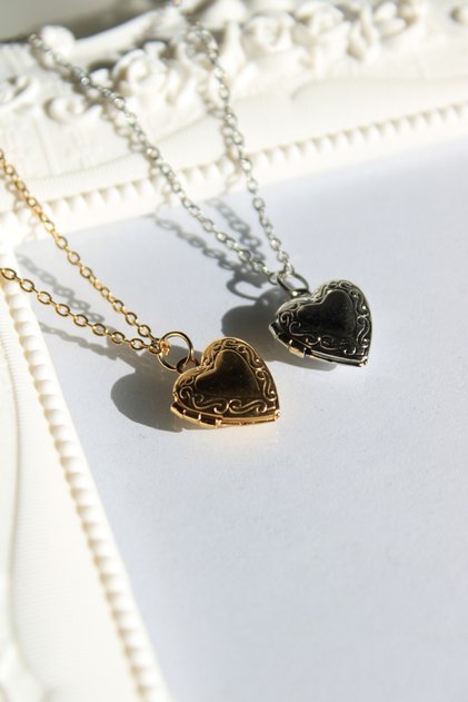 Minimal Openable Vintage Clamshell Heart Necklace