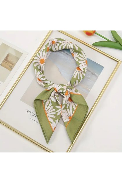 Eșarfă pătrată Daisy de designeri britanici
