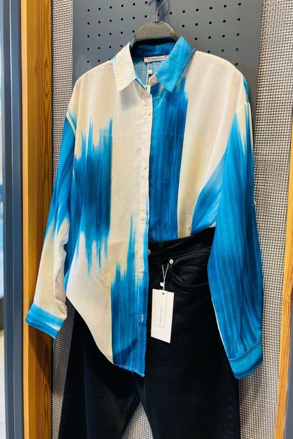 Women's Color Changing Loose Fit Shirt (Buy 1 Size Small)