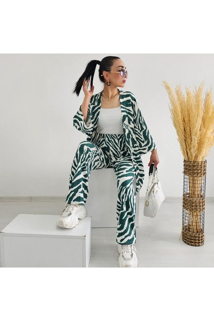 Full Waist Zebra Pattern Kimono Set