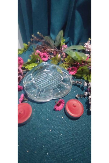 2 Pcs Heart Ashtray Decorative Appearance Heart Model 13 cm Wide Thickness 3 Cm. Great Ashtray