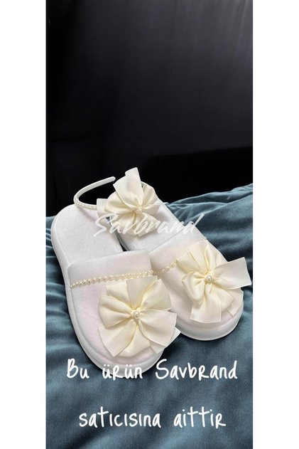 Cream Bow Lahusa Slippers and Crown, Maternity Set