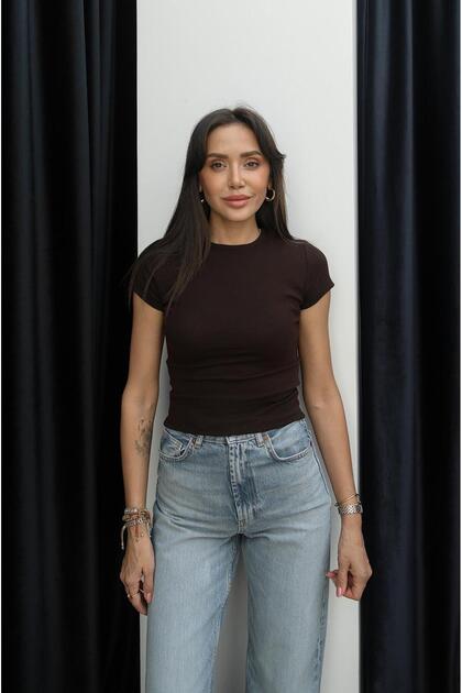 Bitter Brown Pena Crew Neck Fit T-Shirt