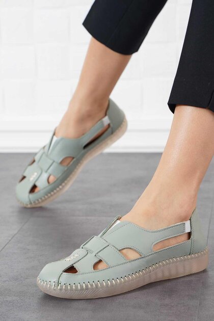Qato Windowed Genuine Leather Women's Shoes Green Skin