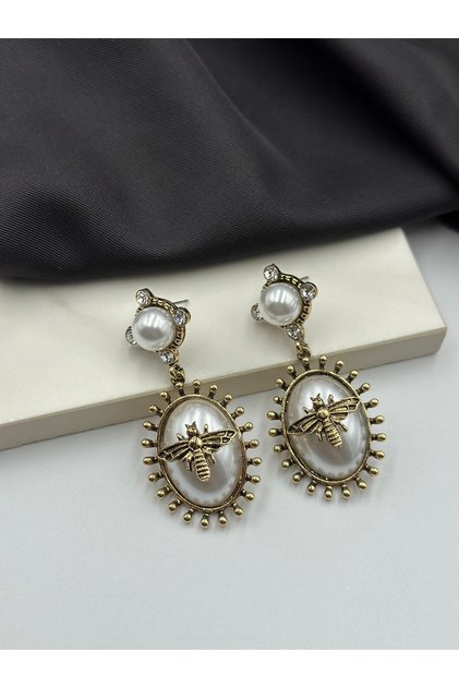 Beyaz İncili Arı Figürlü Vintage Tasarım Marka Model Sallantılı Küpe