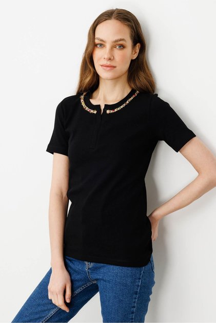 Women's Embroidered Collar Camisole Cotton T-Shirt Black