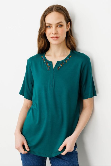 Women's Open Collar Embroidered T-Shirt Green