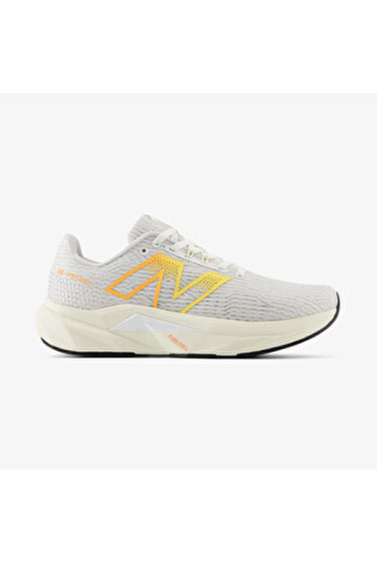 New Balance FuelCell Rebel V5 Kadın Bej Koşu Ayakkabısı WFCXLJ5