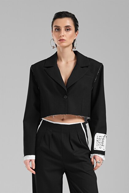 tw3 Kadın Aplike Detaylı Tasarım Crop Blazer Ceket - Fiyatı, Yorumları
