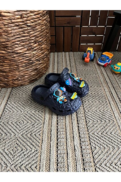 Girls Boys Children's Closed Front Garden Pool Daily Sandals Non-Slip Sole Slippers New Season