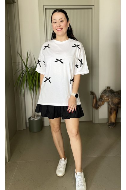 Oversize Tshirt with Bow Detail on the Front