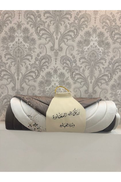 Prayer mat with a hanging strap, two-piece set in two different colors