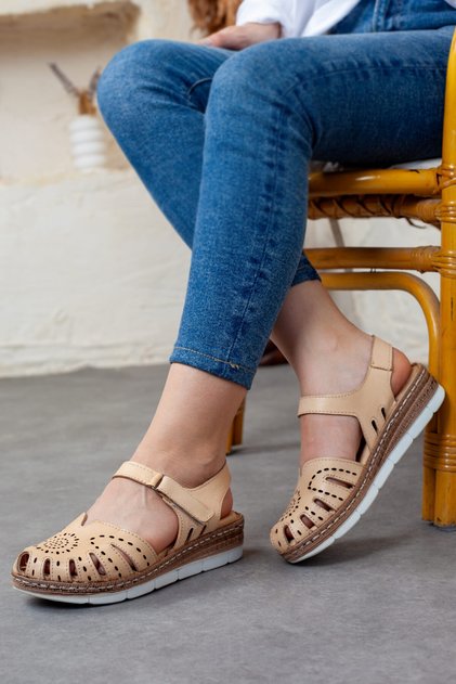 Women's Genuine Leather Closed-Front Orthopedic Beige Sandals