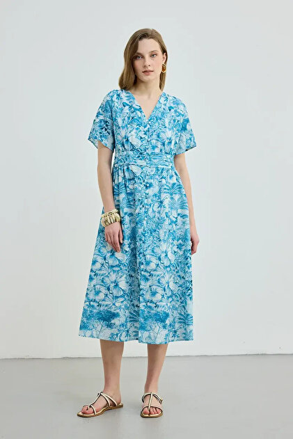 chinese dress ladies Assembly Line V-Neck Dress Pattern, Sweden