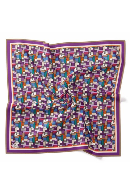 وشاح كريستالي لامع بنمط مربعات هندسية