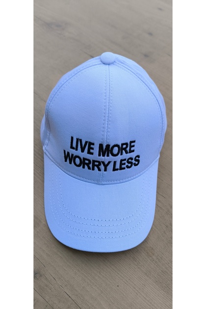 Unisex Sports Baseball Cap with Adjustable Velcro Closure at the Back