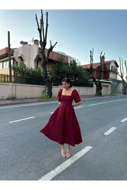 Rochie midi plisată, cu decolteu pătrat și mâneci bufante, roz