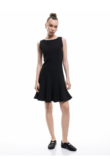 Crew Neck Stitching Detailed Sleeveless Flounce Mini Flared Dress